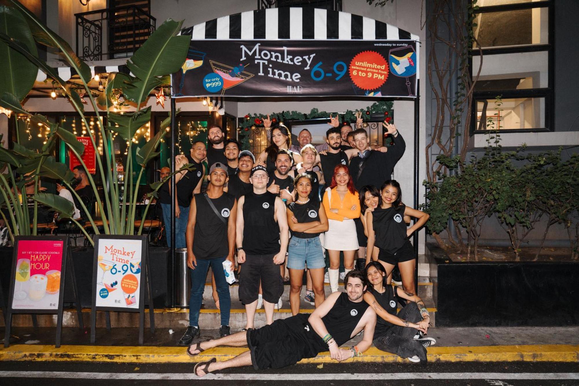 Хостел Mad Monkey Manila Макати Экстерьер фото